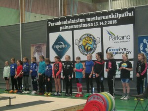 Tytöt sarjat 32, 36, 40 ja 44 kiloa esittelyssä