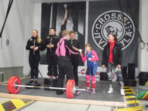 1. Ida Leppänen 2. Miia Herrala 3. Anni Honkala 4. Ani Pulkkinen puuttuu kuvasta 5. Iita Kononen 6. Aino Hintsala palkintoj jakaa Mari Paananen kuvaaja Ulla Laine